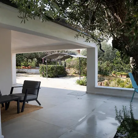 Villa Acquavite House *